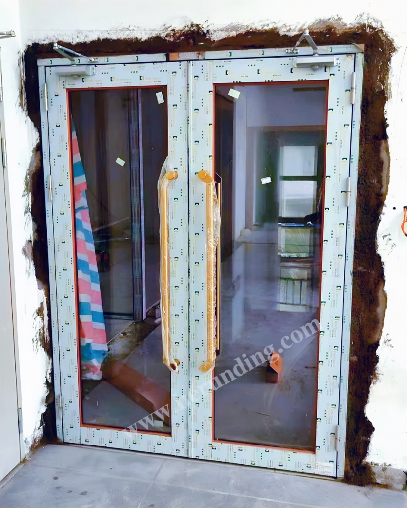 Fireproof glass doors